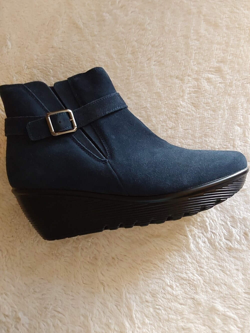 🌺 NEW Skechers Navy Wedge Ankle Boot with Buckle Strap